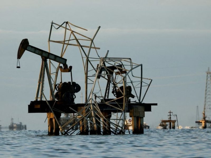 NOVA STRATEGIJA VAŠINGTONA: SAD ublažile sankcije Venecueli kako bi povećale ponudu nafte na tržištu!