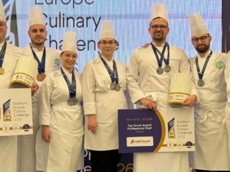 ONI SU PONOS SRBIJE: Naši studenti osvojili 12 medalja i 2 pehara na prestižnom kulinarskom takmičenju u Grčkoj! (FOTO)