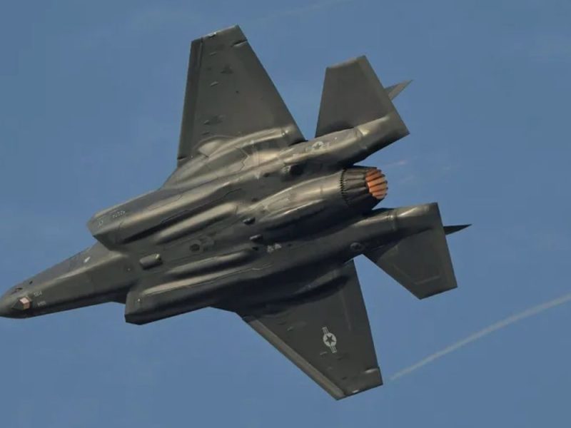 IRANCI LOCIRALI „NEVIDLJIVOG“: Ovako je pogođen američki bombarder F-35 iznad Teherana! (VIDEO)