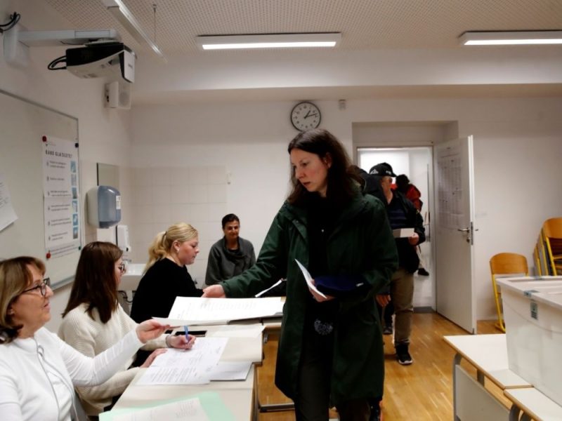 DOSIJE „BLEK KJUB“ TRESE SLOVENIJU: Obaveštajna agencija potvrdila, strani agenti direktno uticali na izbore!