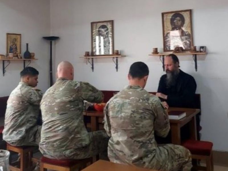 AMERIČKI VOJNICI PRELAZE U PRAVOSLAVLJE: Pripadnici KFOR-a žele da se krste u manastiru Draganac!