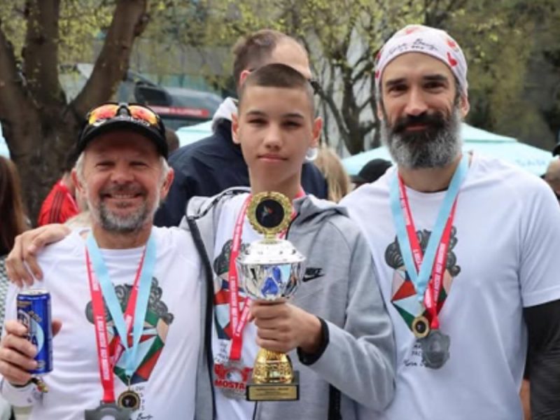 OVO PRIČU MORA DA ČUJE CEO SVET: Dečak sa autizmom istrčao polumaraton u Mostaru!