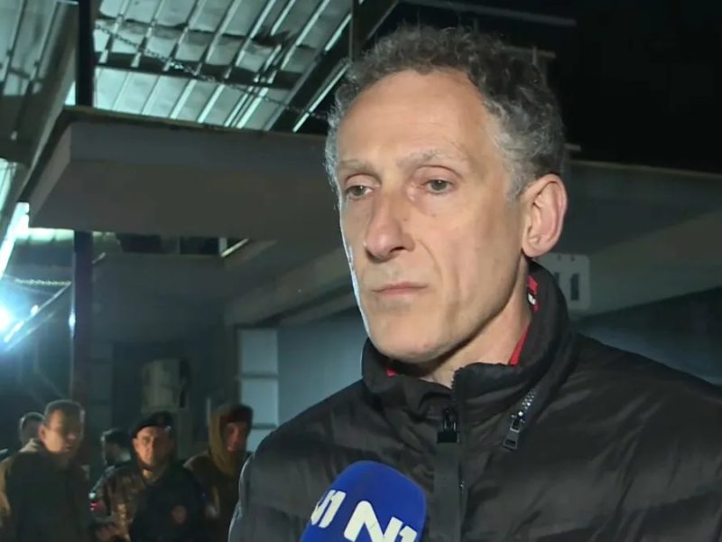 U KNJAŽEVCU PRETUČEN PROFESOR FAKULTETA: Krenuo da zaštiti studente, istukli ga batinaši na biračkom mestu!