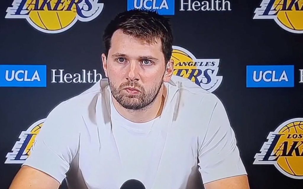 TEŠKI DANI ZA DONČIĆA: Slovenac isključen nakon što mu je protivnik opsovao porodicu na srpskom! (VIDEO)