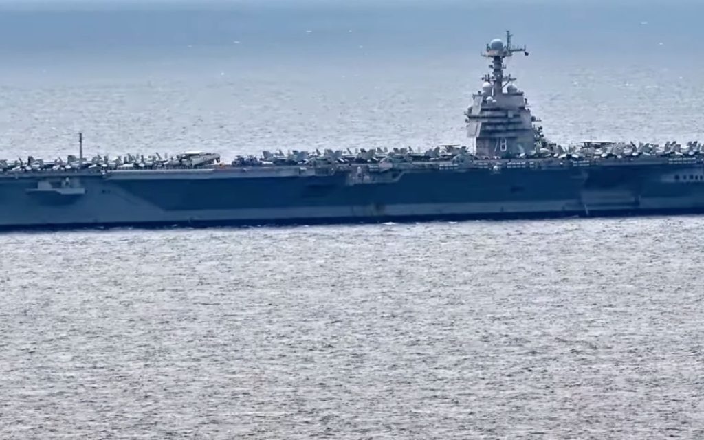 AMERIKANCI JAČAJU SNAGE: Najveći nosač aviona na svetu plovi ka Iranu!