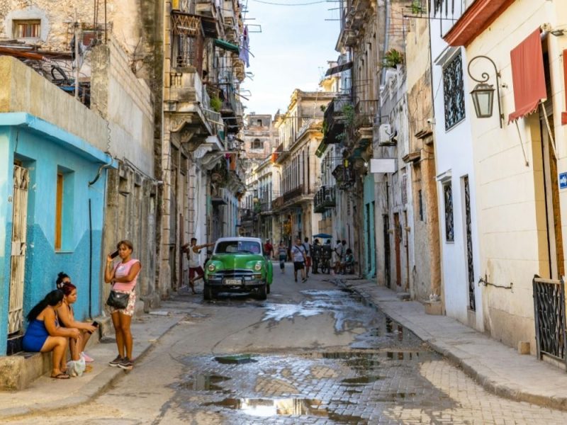 KUBA U POTPUNOM MRAKU: Nestalo struje na čitavom ostrvu, američka blokada gurnula zemlju u nezapamćenu krizu!