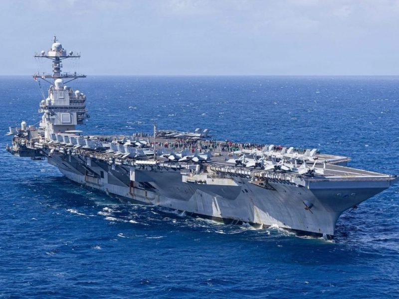 UZBUNA NA „DŽERALDU FORDU“: Američki nosač aviona u plamenu, požar bukti već više od 30 sati! (VIDEO)