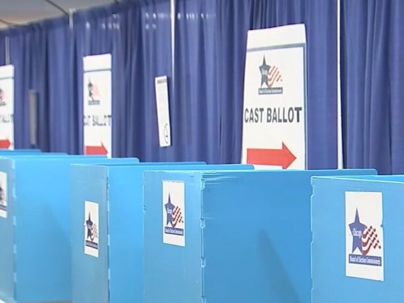 OTVORENA BIRAČKA MESTA U ILINOISU: Građani mogu da glasaju do 19 časova, velika izlaznost uprkos hladnoći!