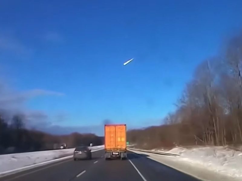 VATRENA KUGLA NAD KLIVLENDOM: Meteor težak 7 tona pocepao nebo, raspao se uz zastrašujuću buku! (VIDEO)