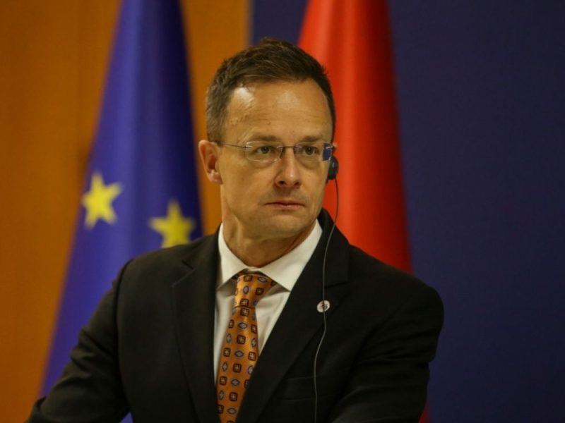 VAŠINGTON POST OPTUŽIO SIJARTA: Mađarski šef diplomatije odaje poverljive informacije Evropske unije Rusiji!