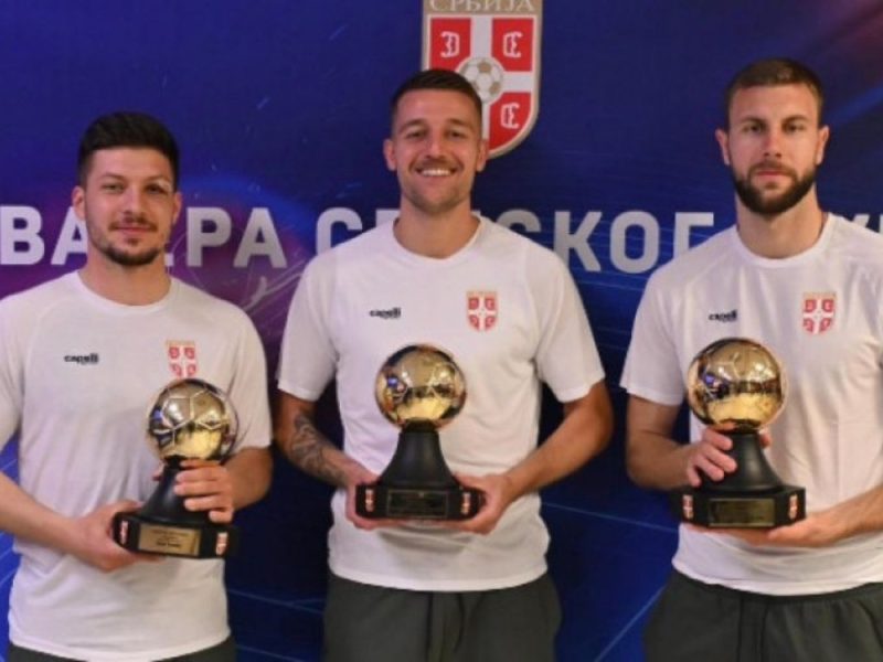 FUDBALSKI SAVEZ URUČIO ZLATNE LOPTE: Tri reprezentativca nagrađena za „kontinuitet, posvećenost i čast“!