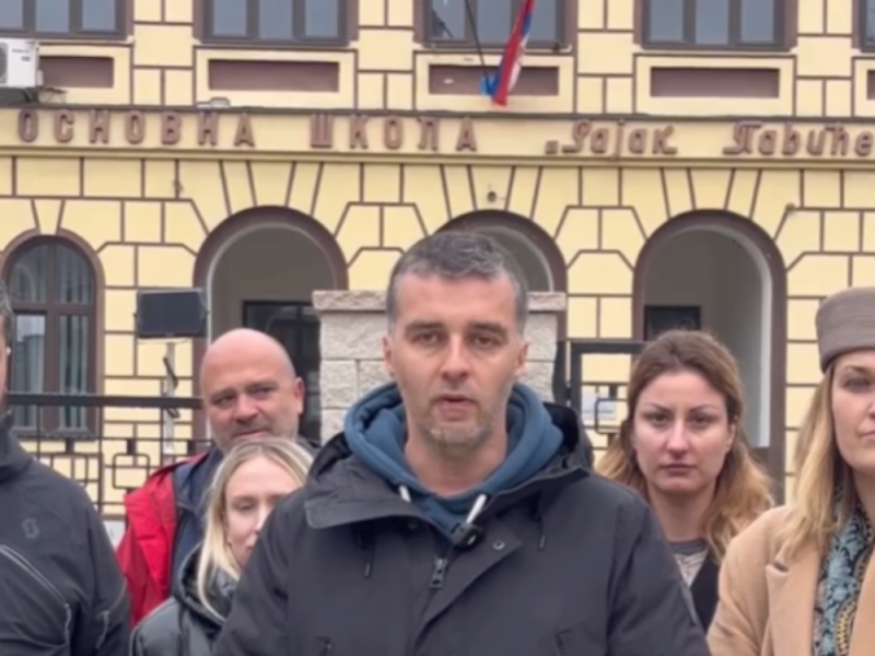 HAPŠENJE POSMATRAČA OPOZICIJE: Savo Manojlović tvrdi da je policija privela ljude na osnovu pisanja režimskih tabloida!