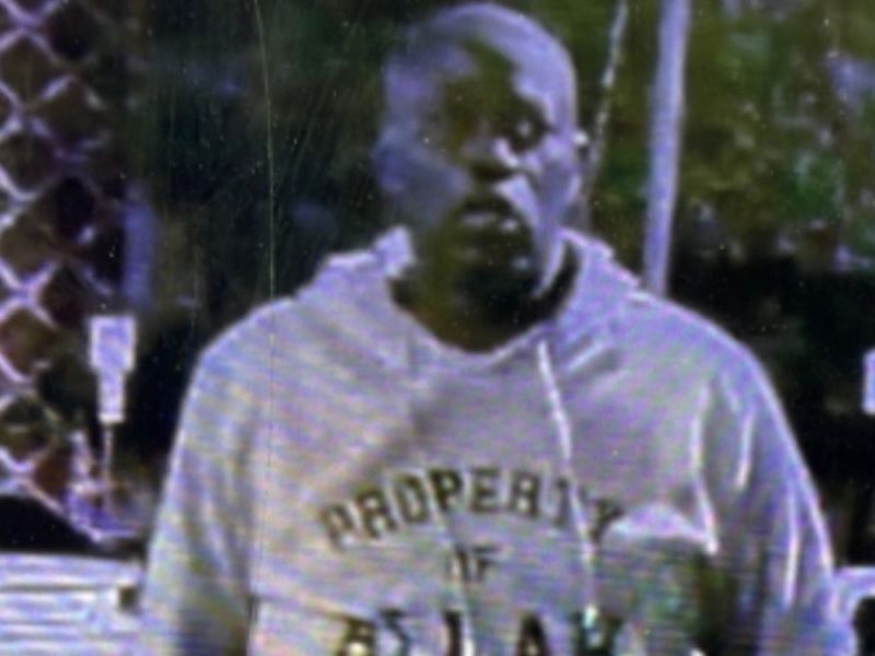 NOVI DETALJI MASAKRA U TEKSASU: Napadač nosio obeležja Irana i natpis „Vlasništvo Alaha“, policija ga likvidirala! (VIDEO)