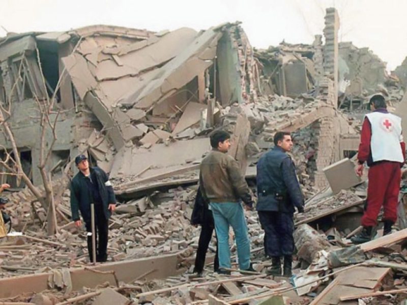 NATO ZLOČIN U ALEKSINCU: Dan kada je grad razoren i ubijeno 12 ljudi, e evo šta su pisali zapadni mediji o tome!