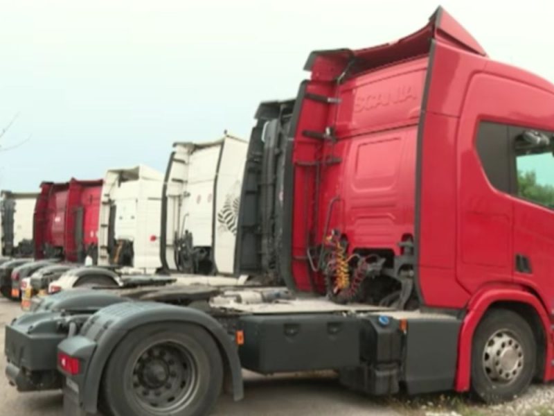 POČELA VELIKA BLOKADA U CRNOJ GORI, PREVOZNICI ODLUČNI: „Prolaz kamionima biće onemogućen do 17. aprila!“