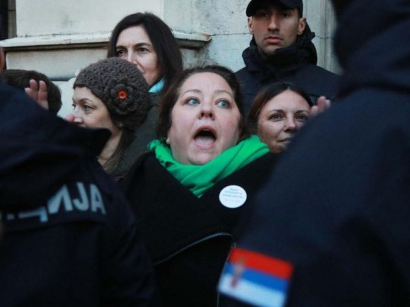 „NISAM ZNALA DA JE MATICA SRPSKA U VLASNIŠTVU SNS“: Operskoj pevačici zbog pevanja na protestu zabranjen nastup!