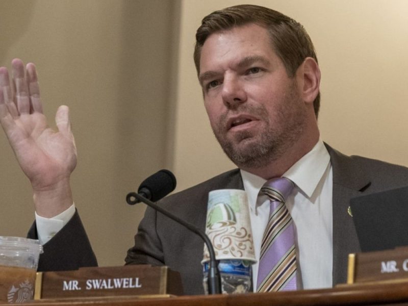 KONGRESMEN IZ KALIFORNIJE PODNEO OSTAVKU: Pet žena tvrdi da ih je drogirao i silovao, pokrenuta istraga! (VIDEO)