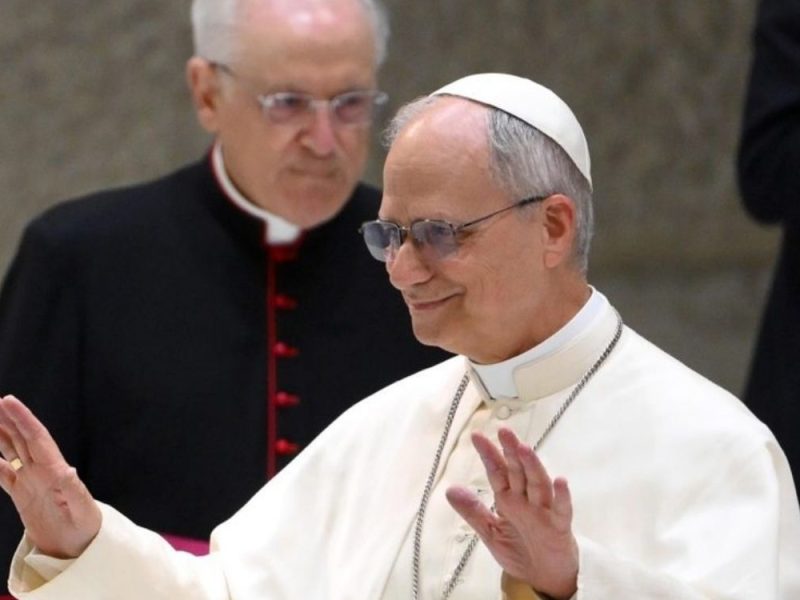 PAPA LAV XIV UDARIO NA SVETSKE LIDERE: „Svet pustoši šačica tirana, milijarde trošite na ubijanje!“