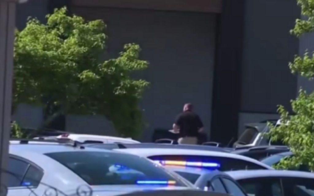 HAOS U SEVERNOJ KAROLINI: Dogovorena tuča tinejdžera prerasla u masovnu pucnjavu kod škole! (VIDEO)