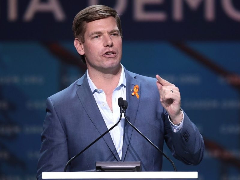 SKANDAL TRESE KALIFORNIJU: Kongresmen koji je favorit za gevernera optužen je silovao saradnicu, on odgovara tužbama!