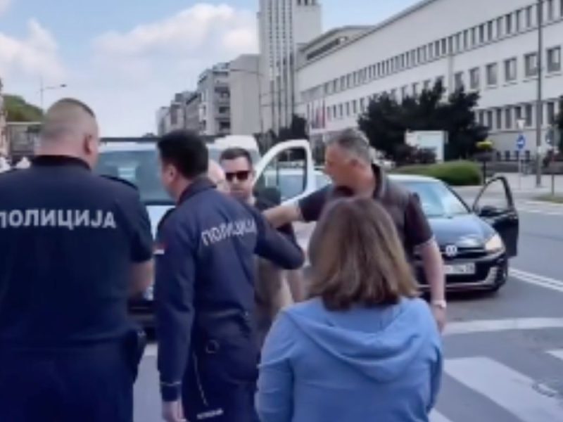 KRIV JER JE RADIO SVOJ POSAO: Suspendovan policajac koji je legitimisao čoveka koji je vređao građane tokom 16 minuta tišine!
