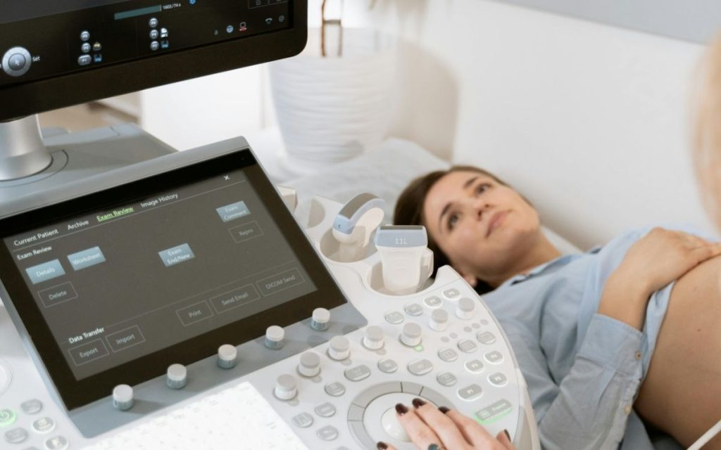 OBJAVILI GINEKOLOŠKE NALAZE NA „MRAČNOJ MREŽI“: Hakeri ukrali zdravstvene i lične podatke građana Srbije!