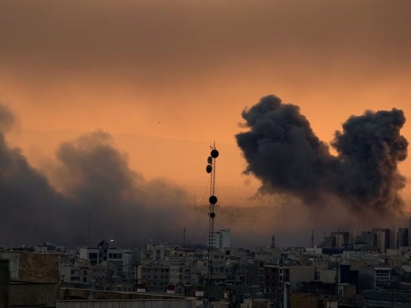 IRAN IZVEO SNAŽNE UDARE NA SAUDIJSKU ARABIJU: Pogođen najveći industrijski kompleks u zemlji! (VIDEO)