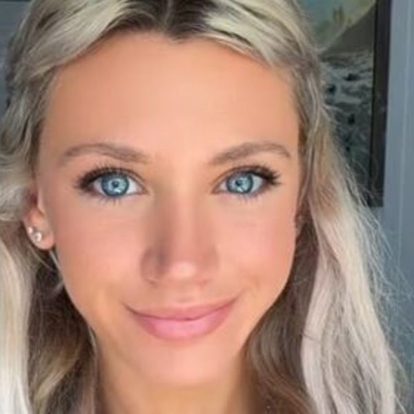 MIR PRONAŠLA U PRAVOSLAVLJU: Mlada amerikanka nakon duhovnog lutanja odabrala našu veru, evo i zašto! (VIDEO)