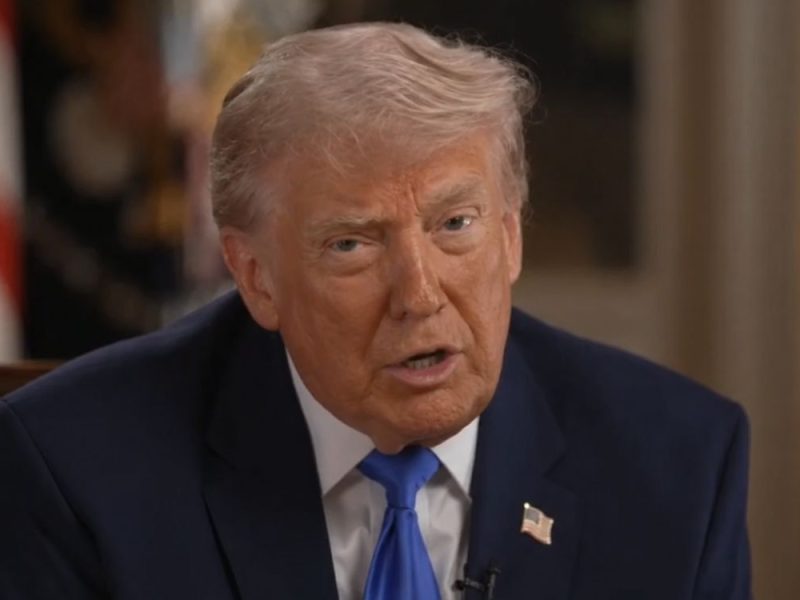 „JA NISAM PEDOFIL I SILOVATELJ, A VI STE SRAMOTA“: Tramp pobesneo na voditeljku zbog manifesta napadača iz Vašingtona! (VIDEO)