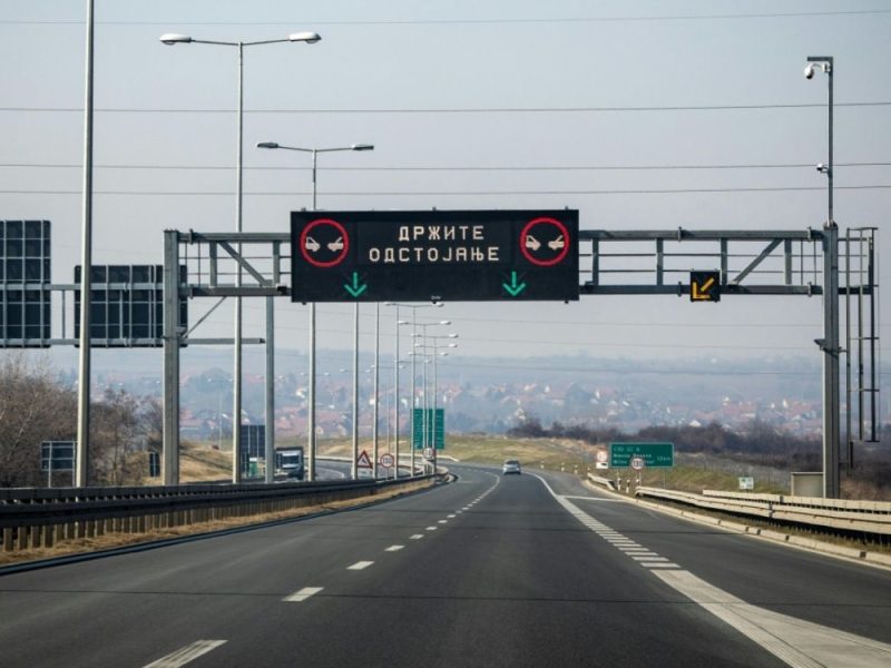 „PORAST BROJA INCIDENATA SA VOŽNJOM U SUPROTNOM SMERU“: MUP Srbije apelovao na oprez u saobraćaju!