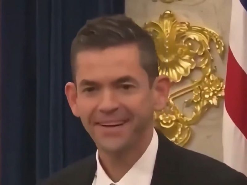 NEVEROVATNA SCENA IZ BELE KUĆE OBIŠLA SVET: Tramp ismevao direktora NASA zbog ušiju, rekao da ima „super sluh“! (VIDEO)