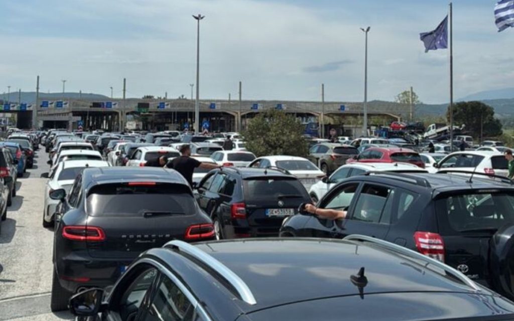 BEZ DODATNE PROCEDURE ZA SRBE NA EVZONIJU: Grci obustavili primenu EES sistema za prvomajske praznike zbog ogromnih gužvi!