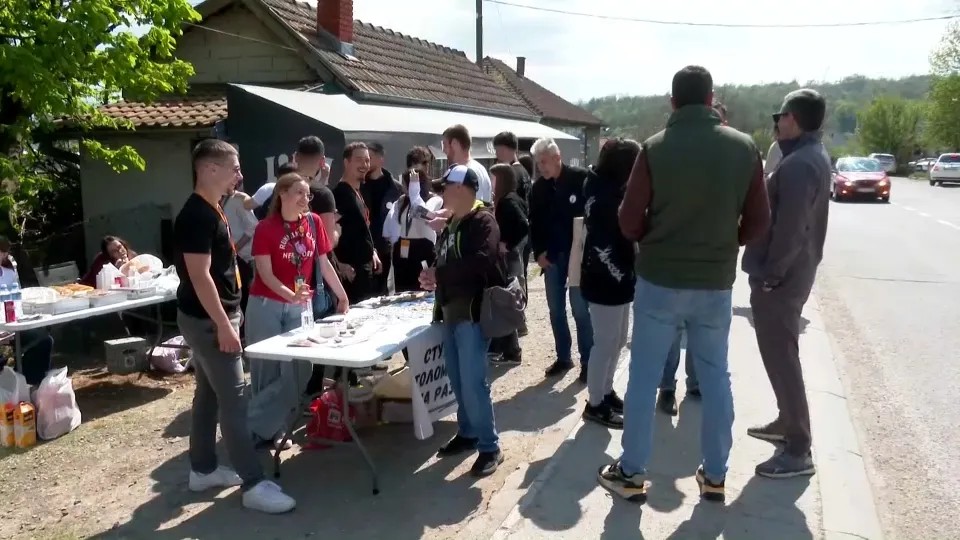 STUDENTI NAPADNUTI U SELU VITANOVCU: „Izašli su iz kola sa norveškim tablicama i nasrnuli na nas!“