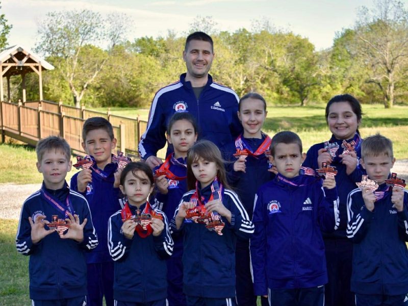 MLADI SRPSKI KARATISTI DOMINIRALI U AMERICI: Čak 20 medalja za našu decu na US Openu u Teksasu! Mala Mia osvojila 4 kolajne! (VIDEO, FOTO GALERIJA)