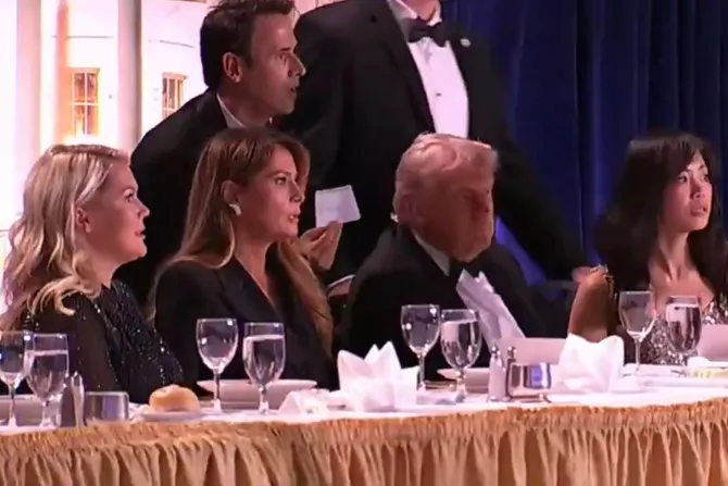 SAČMARICA, PIŠTOL, NOŽEVI: Poznati detalji napada na Donalda Trampa u hotelu Hilton!