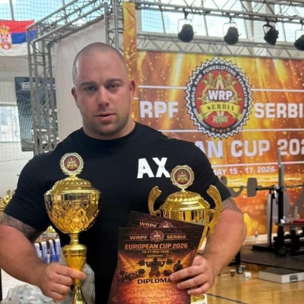 NEMA MU RAVNOG NA BALKANU: Miloš Vukićević izdominirao na Evropskom kupu u pauerliftingu, podigao nestvarnih 280 kilograma!