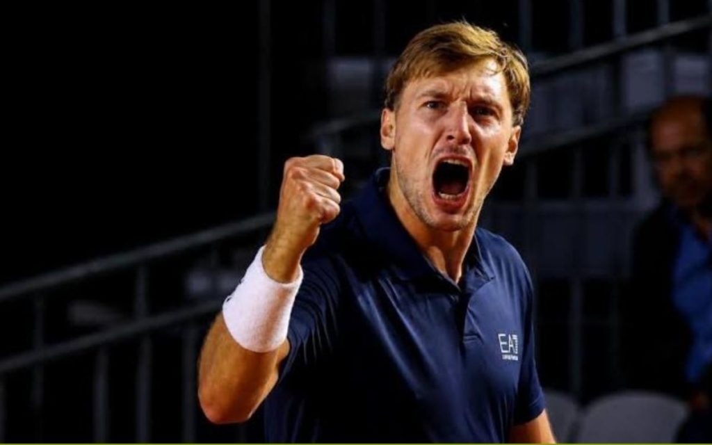 MEĐEDOVIĆ POKAZAO SILU: Srpski teniser bacio Argentinca na kolena za prvi plasman u osminu finala Mastersa u karijeri! (VIDEO)