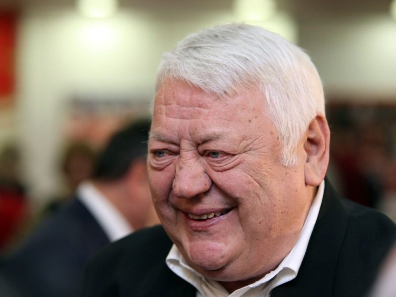 CRVENO-BELI U SUZAMA NA ĐURĐEVDAN: Preminuo Vladimir Cvetković, čovek koji je Zvezdu učinio prvakom sveta!