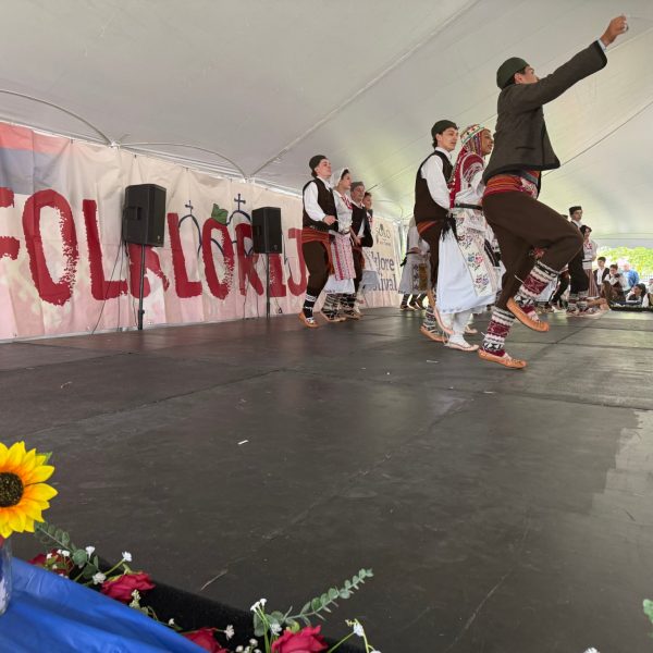 BAŠTINA SE ČUVA U ČIKAGU: Folklorijada za spas duše i tradicije, crni, beli i kosooki Srbi u jednom kolu! (VIDEO + FOTO GALERIJA)