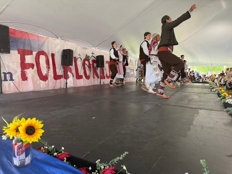 BAŠTINA SE ČUVA U ČIKAGU: Folklorijada za spas duše i tradicije, crni, beli i kosooki Srbi u jednom kolu! (VIDEO + FOTO GALERIJA)