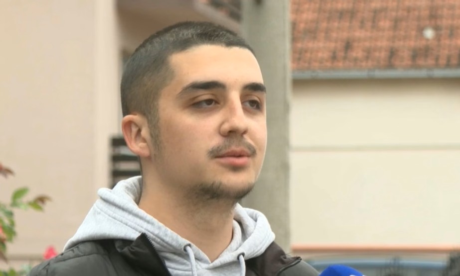 „OPKOLILI SU NAS BATINAŠI“: Studentu u Inđiji zapaljen automobil nakon akcije “Studenti pobeđuju”!