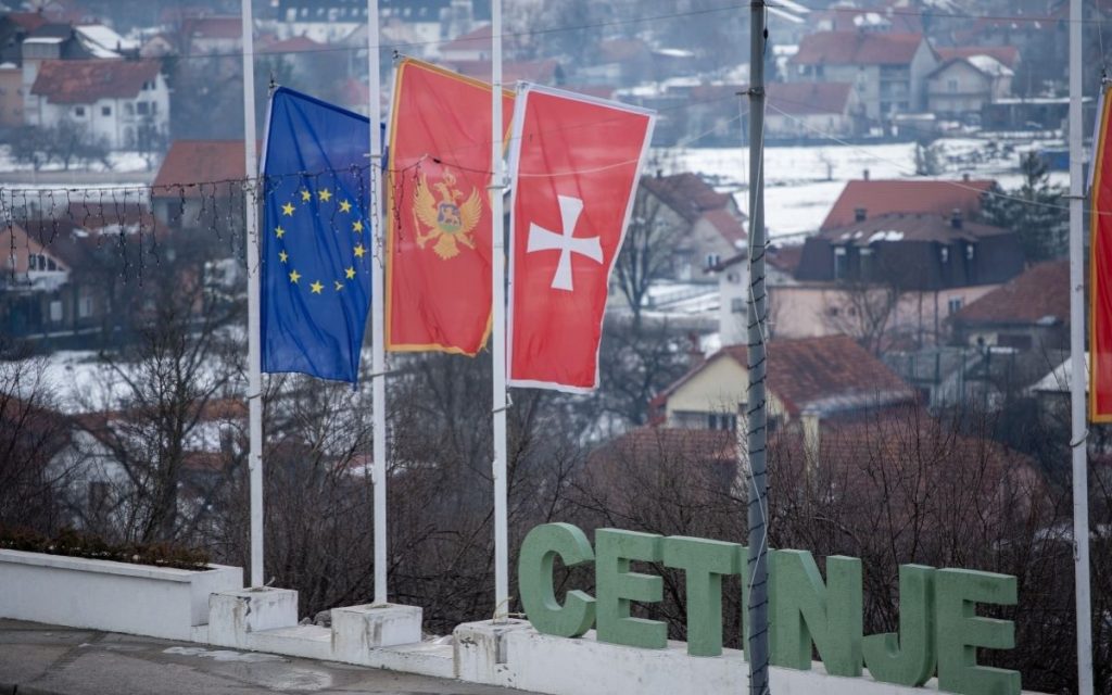 ZAPUCAO SNAJPER NA CETINJU: Policija pokrenula istragu, sumnja se na pokušaj ubistva pripadnika kriminalnog klana!