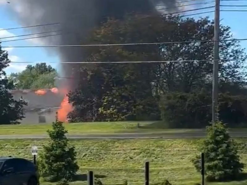 TRAGEDIJA U AMERICI: Mali avion se srušio na kuću u Ohaju, poginule dve osobe! (VIDEO)