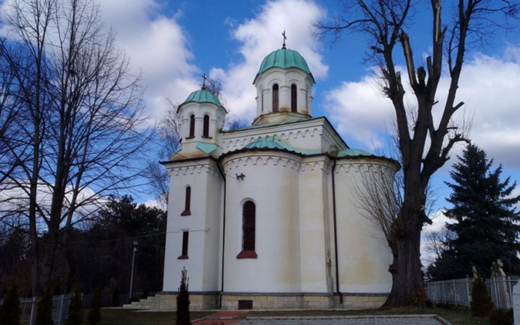 SRAMAN VANDALIZAM U TUZLI: Ponovo oskrnavljen srpski pravoslavni hram Svetog velikomučenika Georgija!