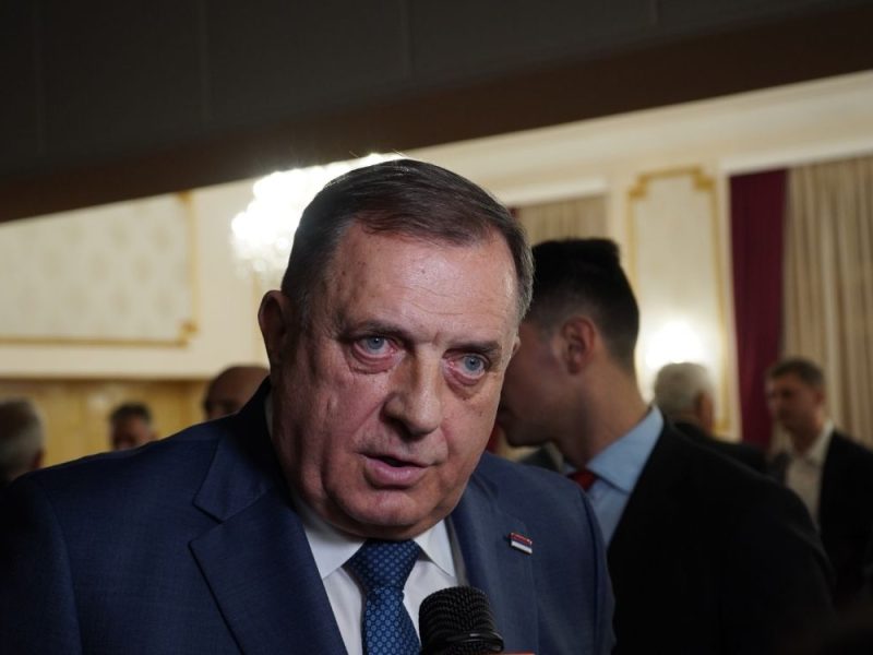 DODIK OTKRIO RAZLOG ŠMITOVOG ODLAZKA: Povinovao se Trampovoj administraciji da ne završi na crnoj listi!