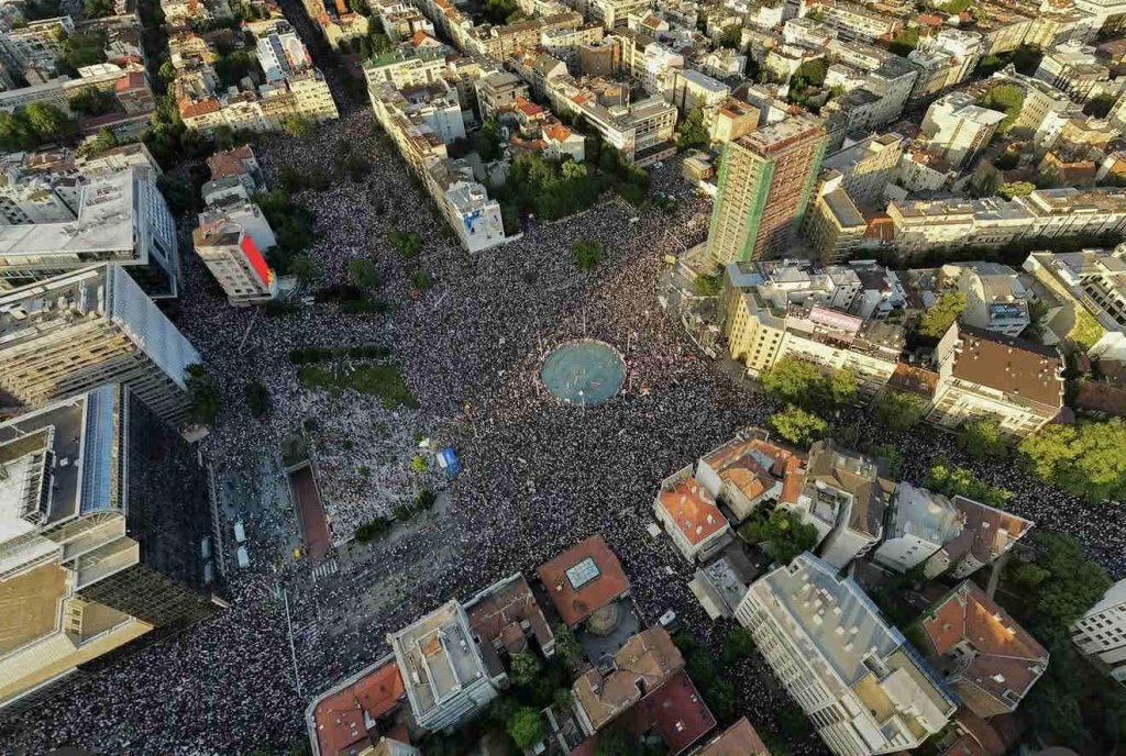 SLAVIJA OBORILA REKORD: Objavljeno koliko je ljudi bilo na skupu podrške studentima!