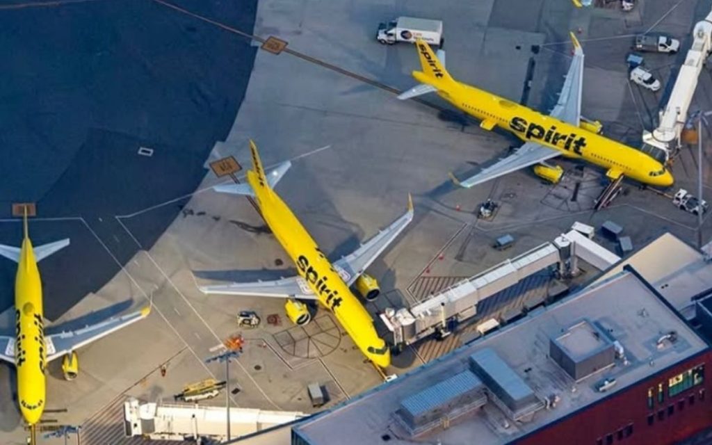 VEST KOJA JE POTRESLA AMERIKU: Gasi se Spirit Airlines, prva “jeftina” avio kompanija, putnici očajni, 17,000 bez posla!