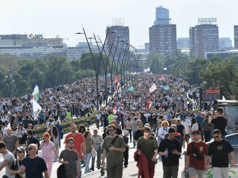 OGLASILI SE STUDENTI: „Večeras smo jasno rekli, izbor je na svima nama: Ili Srbija, ili mafija?“
