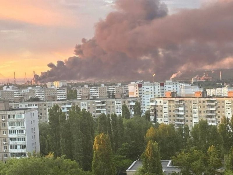 PUTIN SE OVOME NIJE NADAO: Brutalan napad Ukrajinaca, gore rafinerije nafte širom Rusije! (VIDEO)