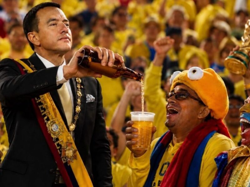 KAD PREDSEDNIK EKVADORA ČASTI: Pivo jeftinije za 20 odsto dok traje Mundijal!